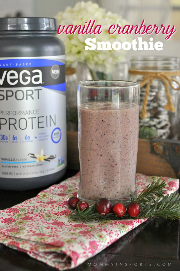 Looking for a healthy snack full of festive holiday flavors? Try this vanilla cranberry smoothie!