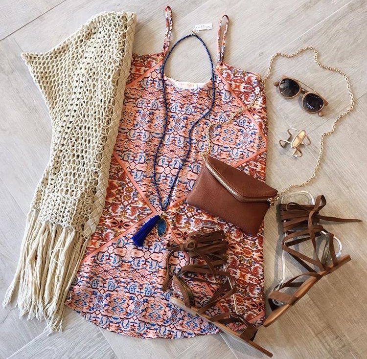 Feeling blah when it comes to summer wardrobe? Be inspired by these 5 Easy Summer Trends for Busy Women! Never worry about your OOTD again!