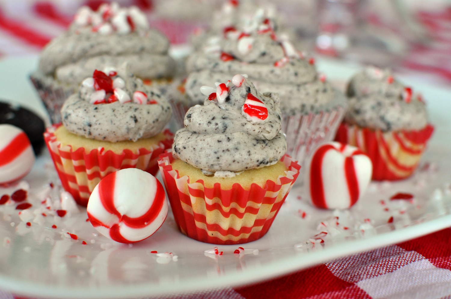 Perfect Vanilla Peppermint Cupcakes with Peppermint Oreo Frosting